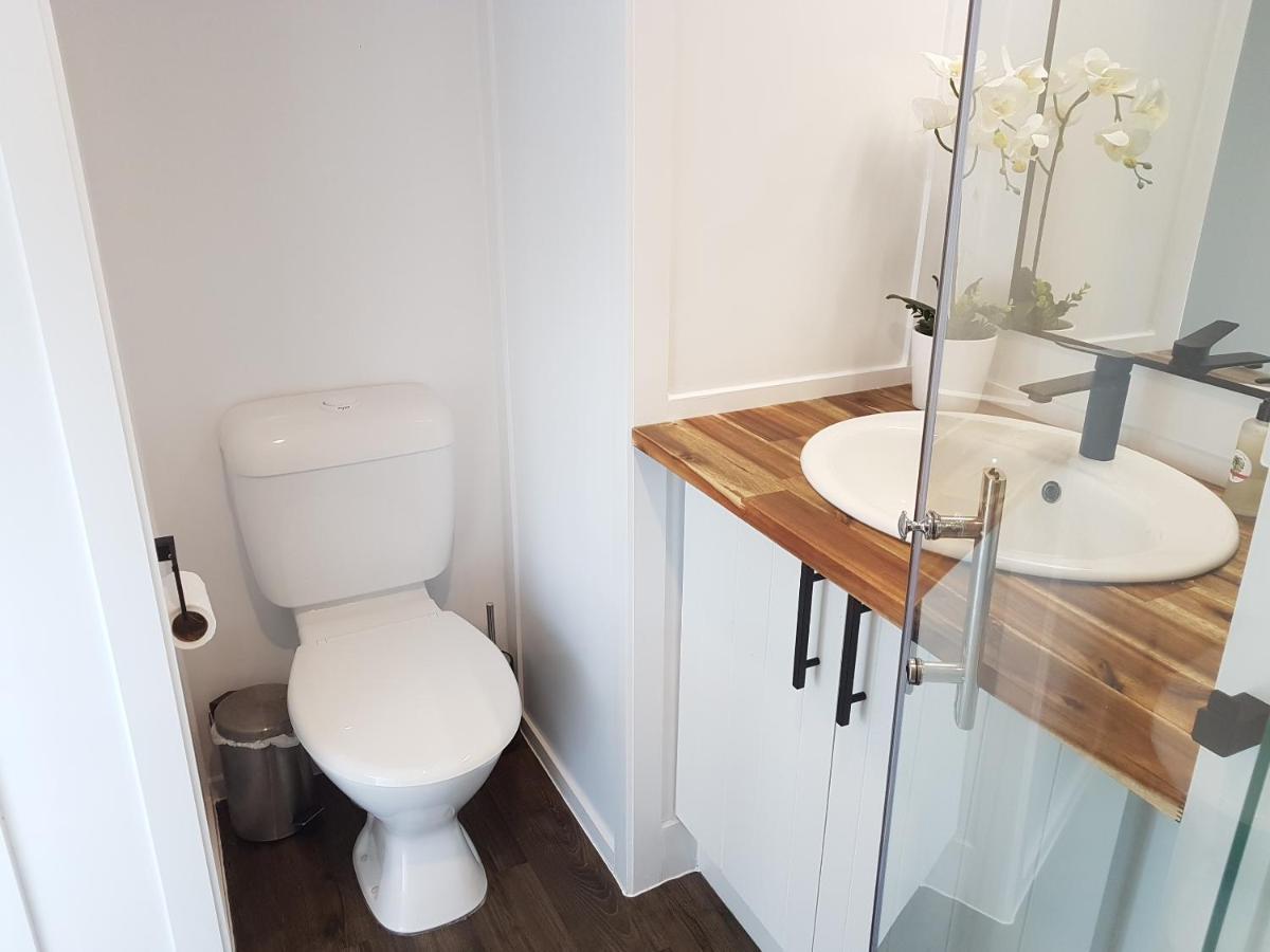 Вилла Rustling Oaks Nz Tropical Tiny House Tamahere Экстерьер фото