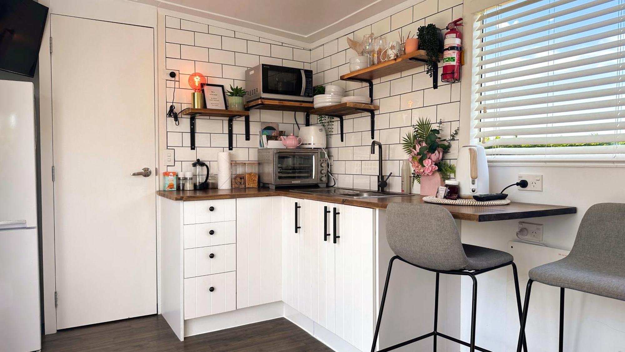 Вилла Rustling Oaks Nz Tropical Tiny House Tamahere Экстерьер фото