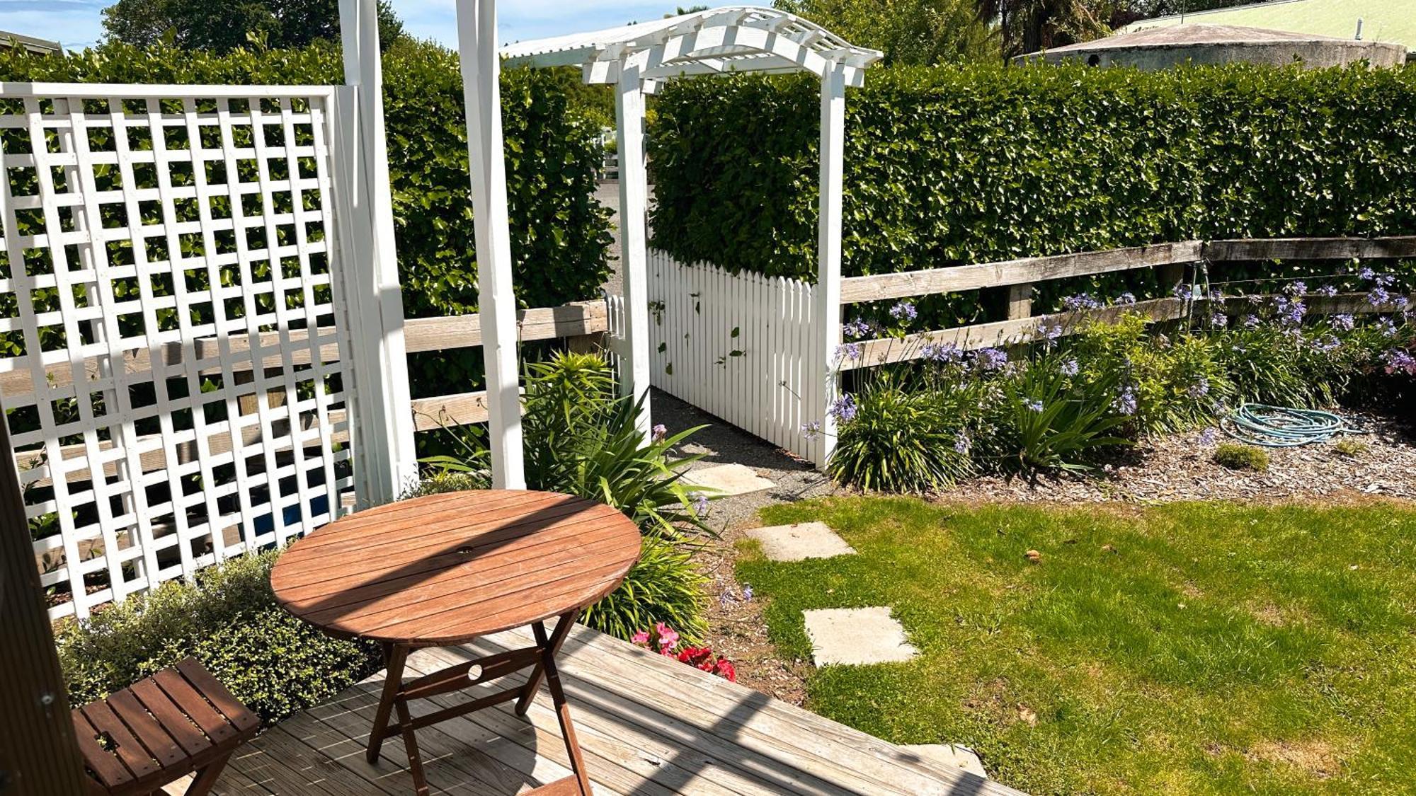 Вилла Rustling Oaks Nz Tropical Tiny House Tamahere Экстерьер фото