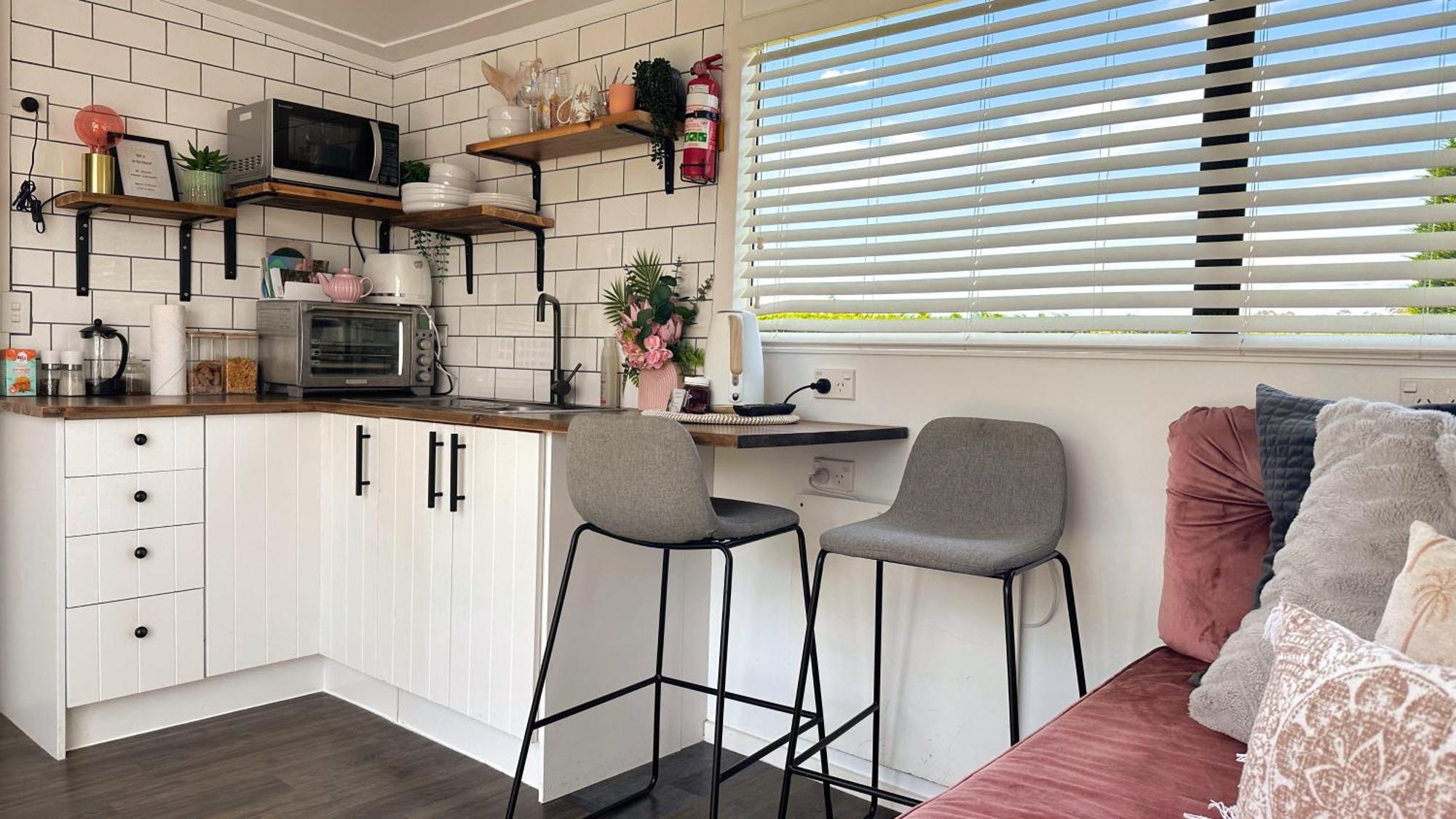 Вилла Rustling Oaks Nz Tropical Tiny House Tamahere Экстерьер фото
